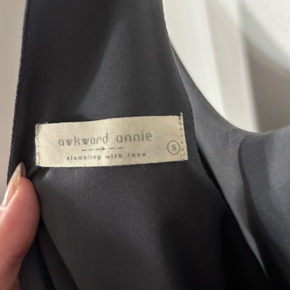 Aritzia Classic Dress - Picture 3 of 4